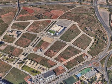 Terreny industrial en venda a Calle SALZES
