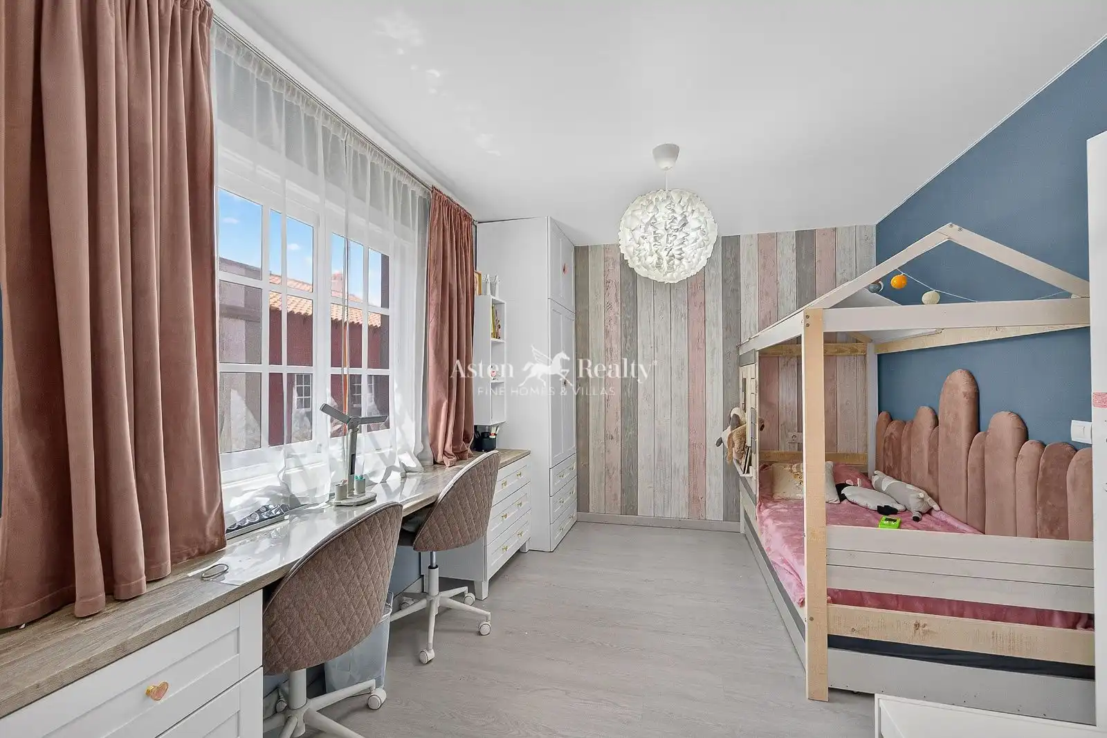 Habitación de Casa adosada en venta en Adeje con Terraza, Trastero y Piscina