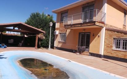 Piscina de Casa o xalet en venda en El Casar amb Aire condicionat, Piscina i Balcó