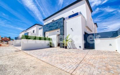 Exterior view of Single-family semi-detached for sale in Santa Pola  with Air Conditioner and Terrace