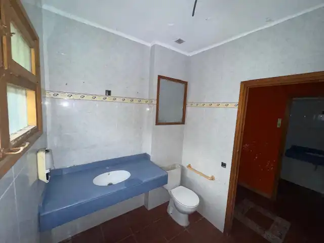 Bany de Casa o xalet en venda en Mataró amb Jardí privat, Parquet i Terrassa