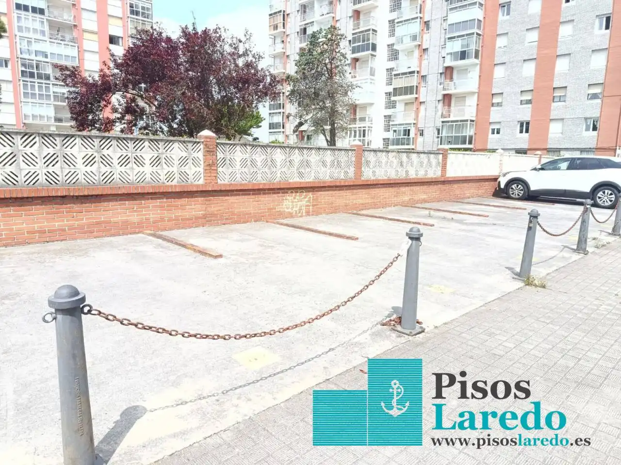 Parkplatz von Garage zum Verkauf in Laredo