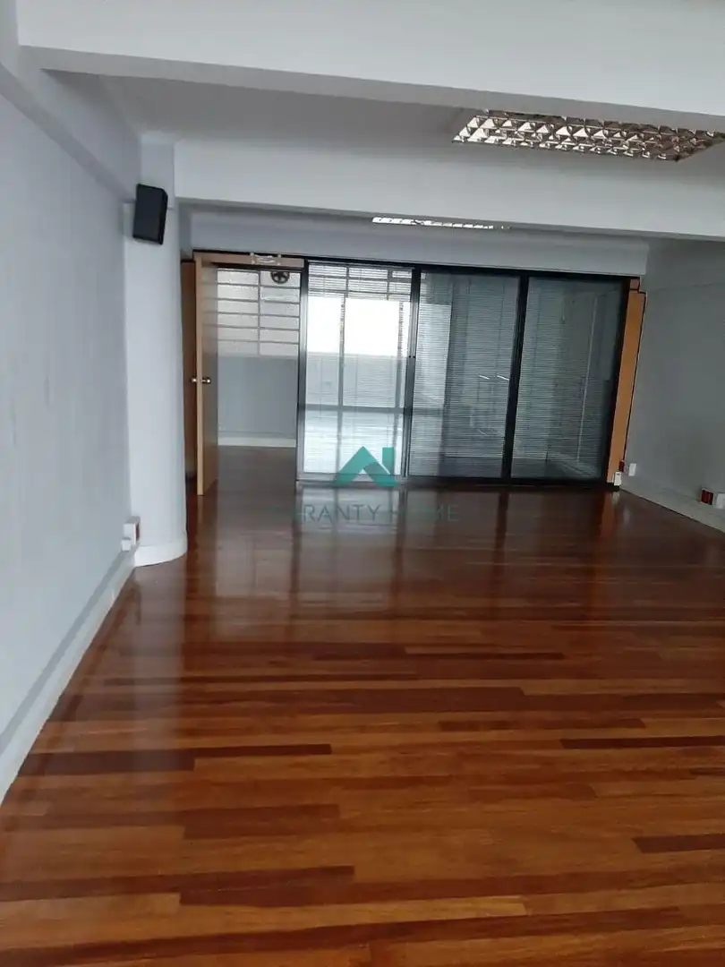 Office space with lift for sale in Indautxu