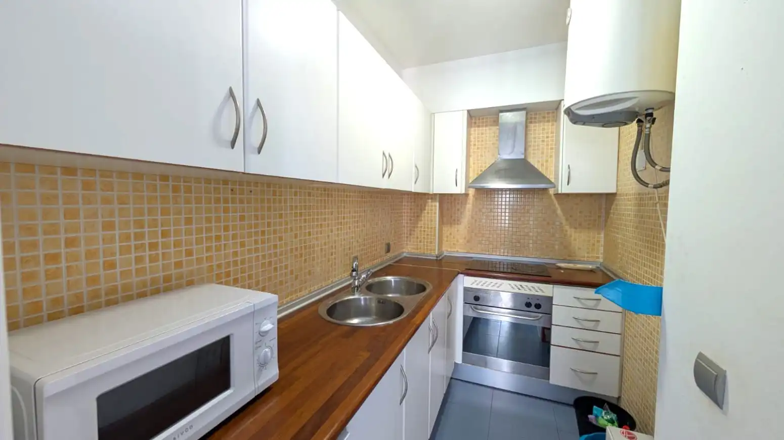 Kitchen of Flat for rent in Valencia  with Air Conditioner, Heating and Terrace