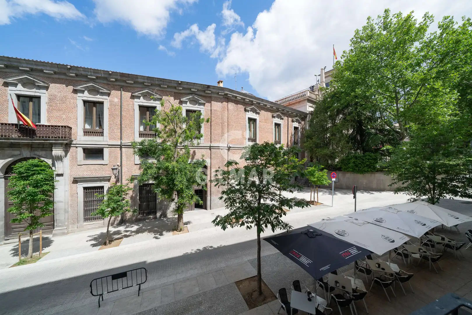 Vista exterior de Piso en venta en Madrid con Calefacción