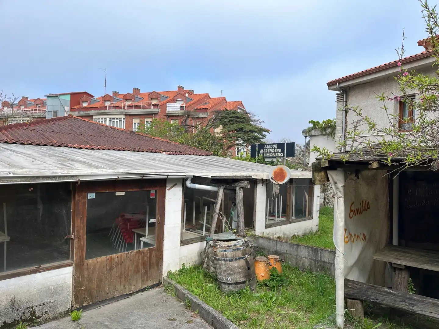 Außenansicht von Gebäude zum Verkauf in Ribamontán al Mar