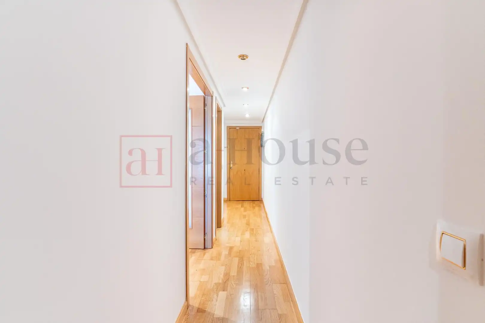 Flat for sale in Madrid  with Air Conditioner, Heating and Private garden