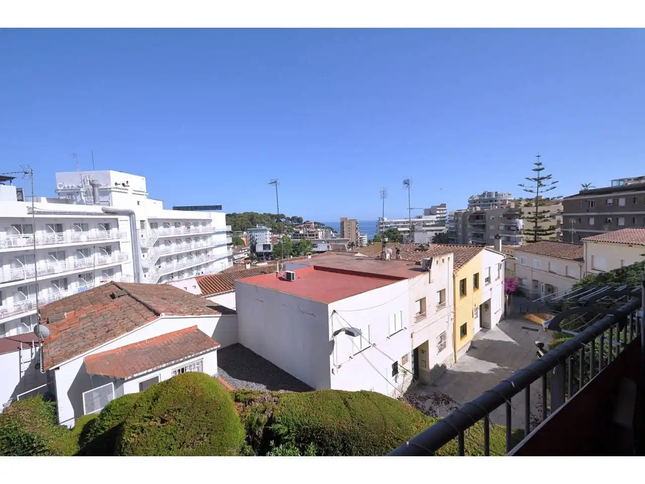 Außenansicht von Wohnungen zum Verkauf in Lloret de Mar mit Möbliert, Balkon und Gemeinschaftspool