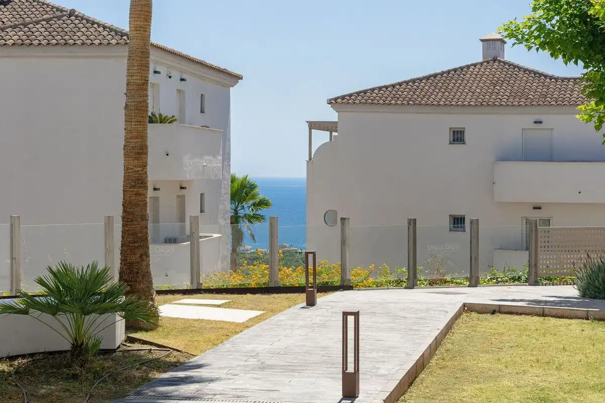 Vista exterior de Apartament de lloguer en Manilva amb Aire condicionat, Calefacció i Terrassa