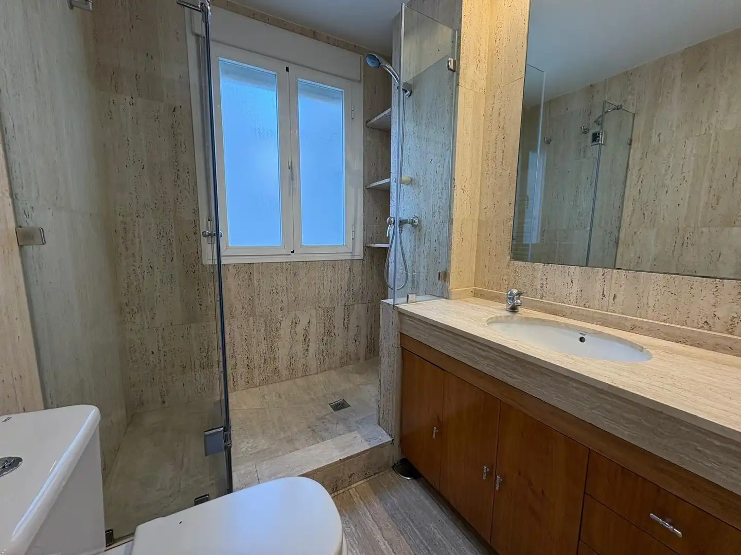 Badezimmer von Wohnung zum Verkauf in Córdoba mit Klimaanlage, Heizung und Terrasse