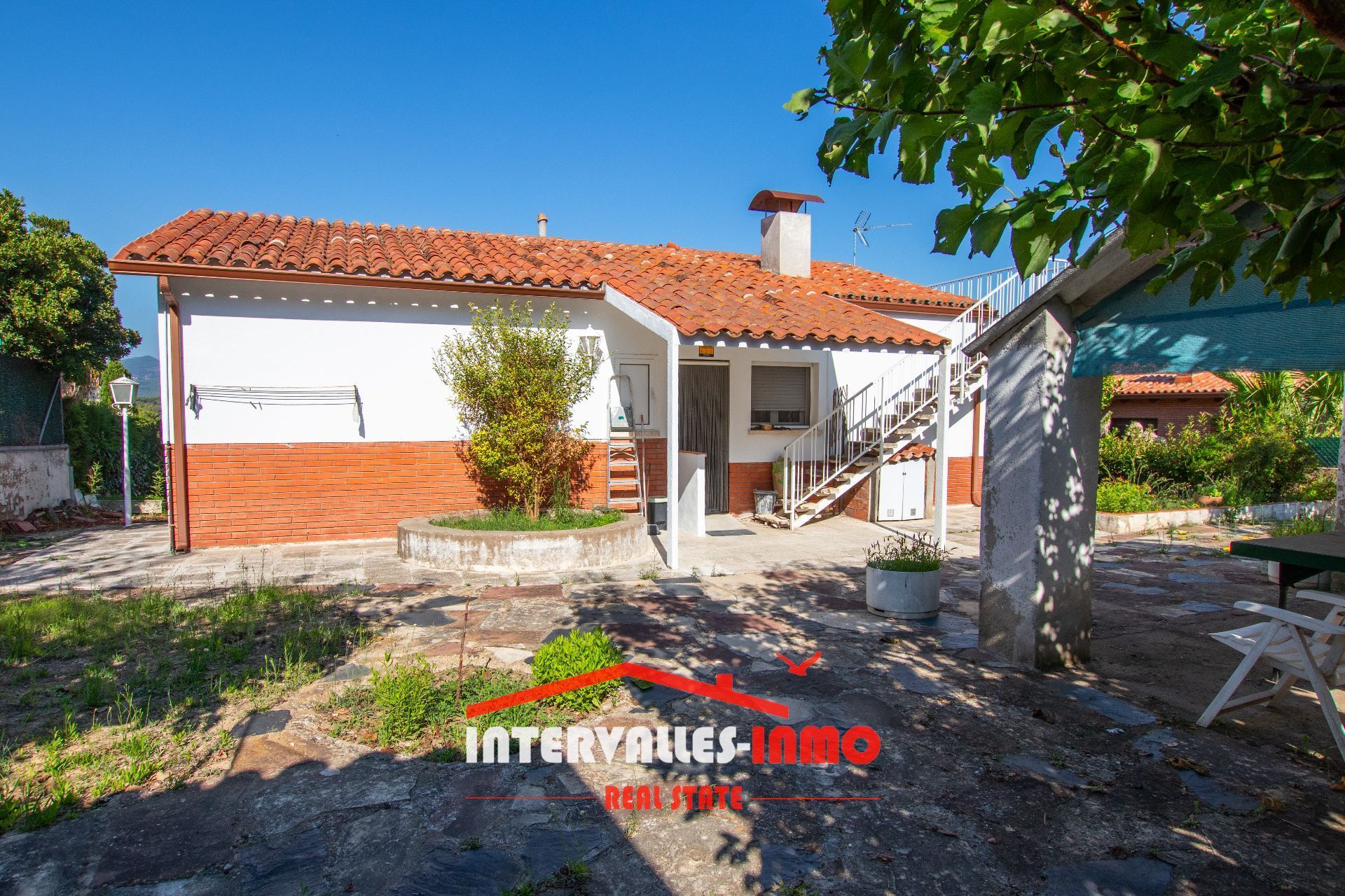 Vista exterior de Casa o xalet en venda en Caldes de Montbui amb Calefacció, Jardí privat i Terrassa