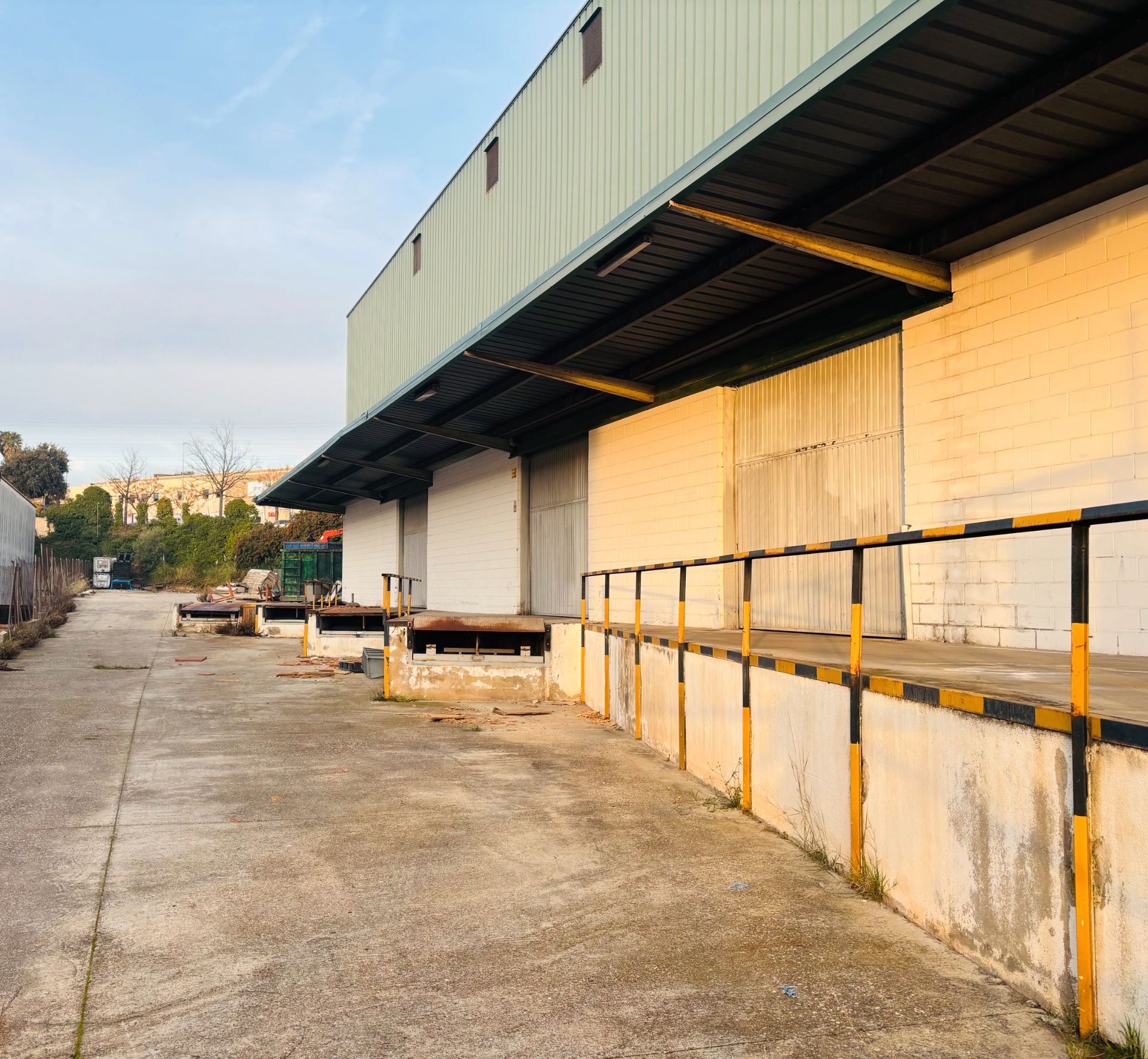 Exterior view of Industrial buildings to rent in Barberà del Vallès  with Heating