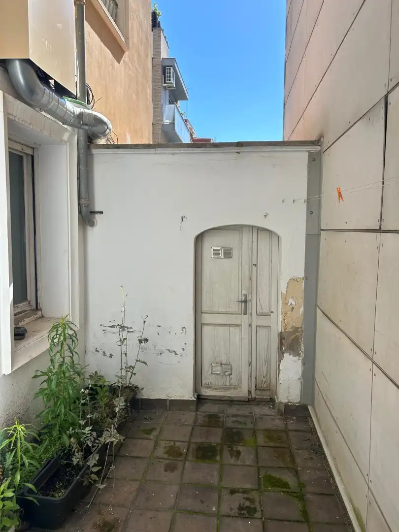Außenansicht von Büro zum Verkauf in Terrassa mit Abstellraum