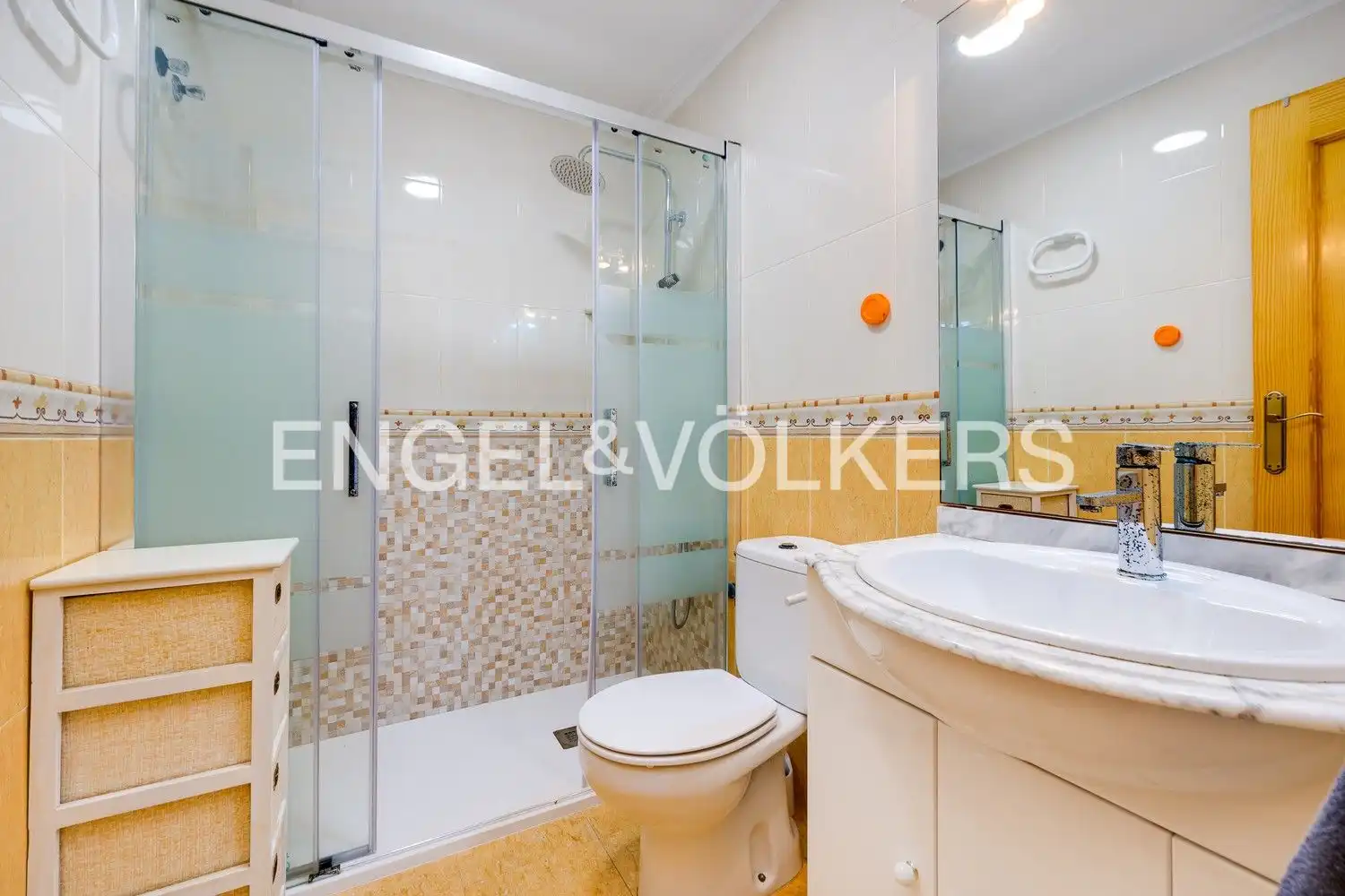 Bathroom of Attic for sale in Guardamar del Segura  with Air Conditioner, Heating and Terrace