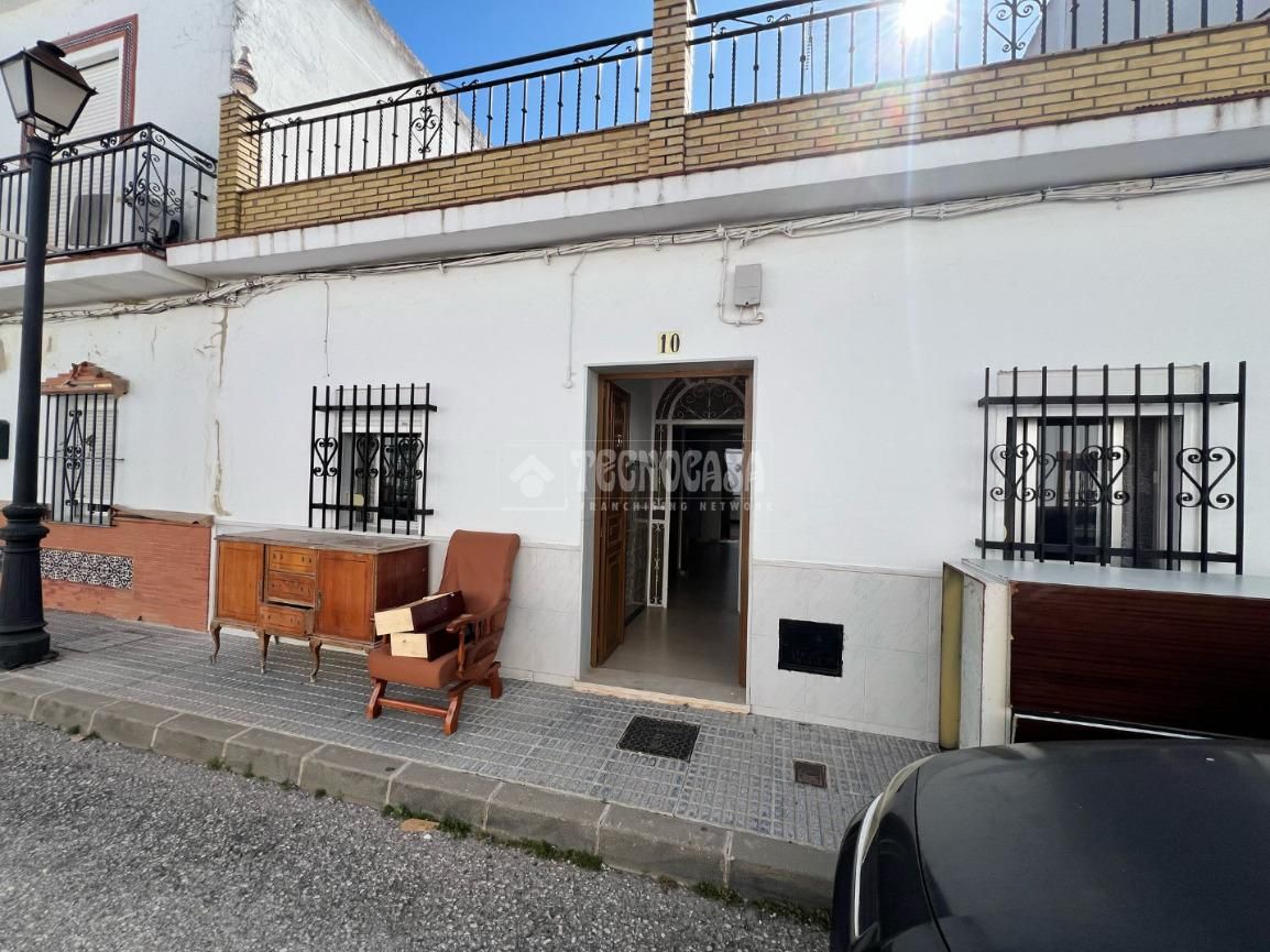 Exterior view of Single-family semi-detached for sale in Sanlúcar la Mayor