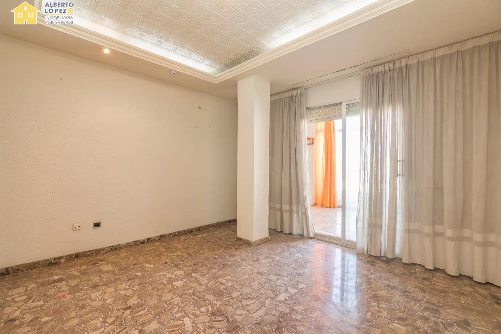 Ático en venta en Elche / Elx con Terraza y Balcón