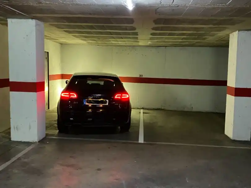 Parking de Garaje de alquiler en Instituts - Universitat