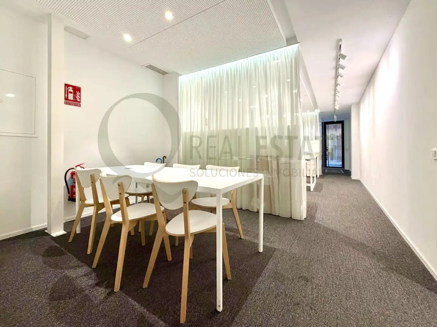 Local de alquiler en Alicante / Alacant con Aire acondicionado y Amueblado