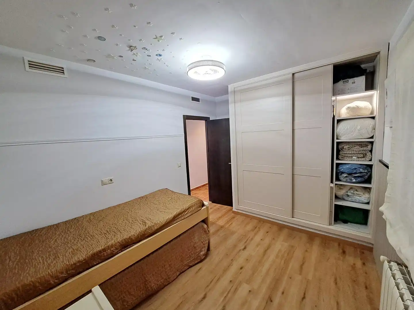Bedroom of Country homes for sale in Benicull de Xúquer  with Air Conditioner, Heating and Private garden