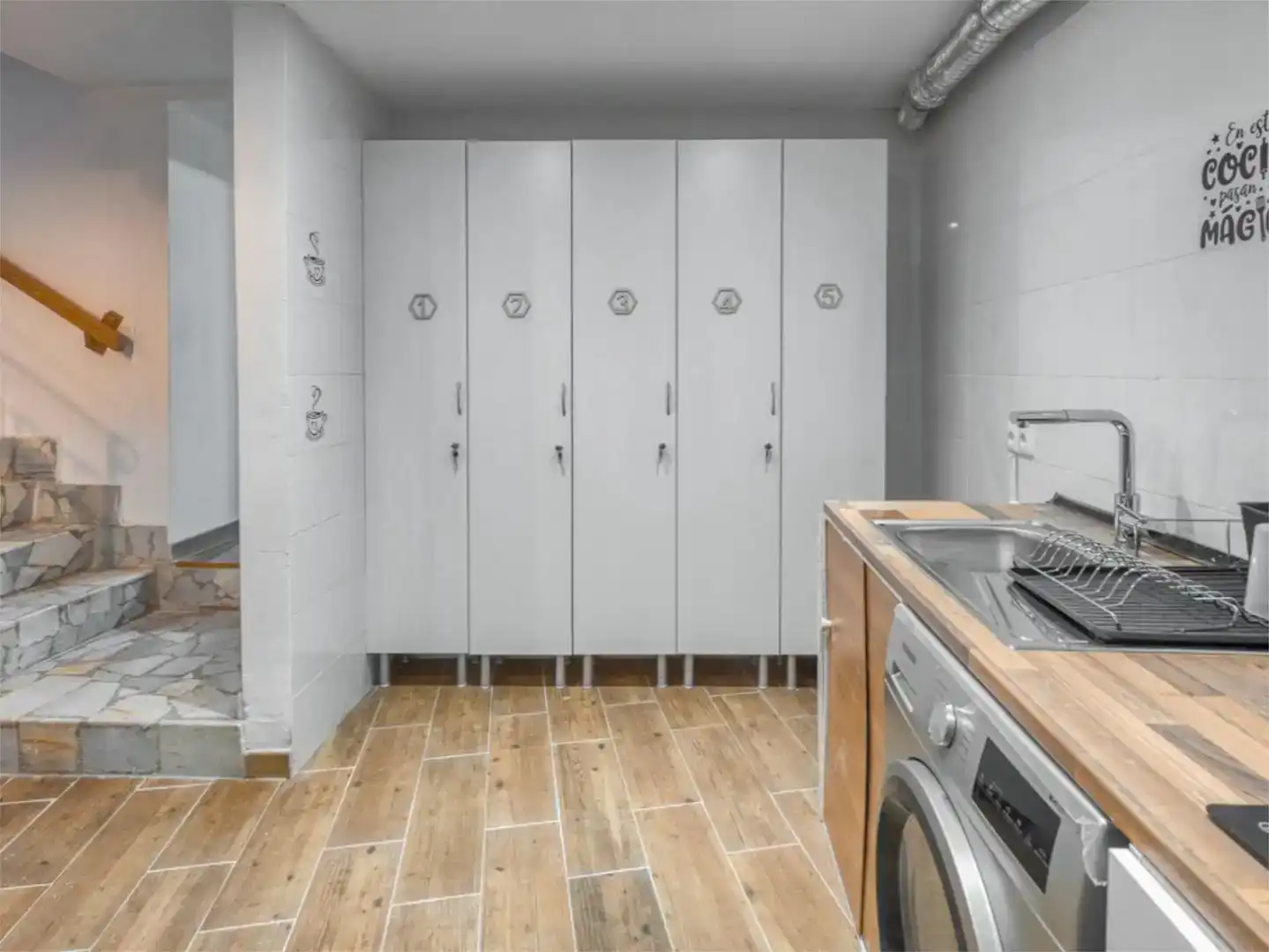 Bathroom of Study for rent in Estremera  with Air Conditioner, Furnished and Balcony