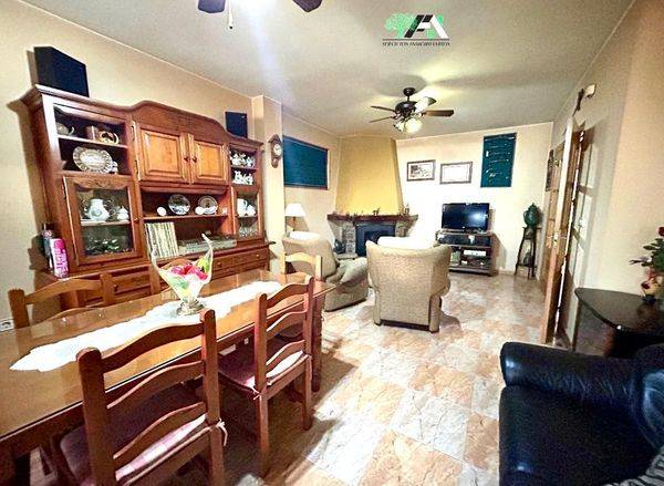 Casa-chalet en Venta en Calle Ramón Y Cajal en Lupión