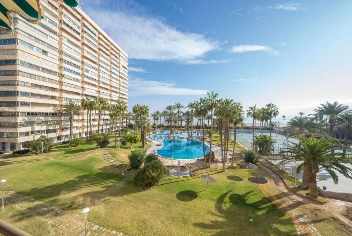 Habitación de Piso en venta en El Campello con Calefacción, Jardín privado y Terraza