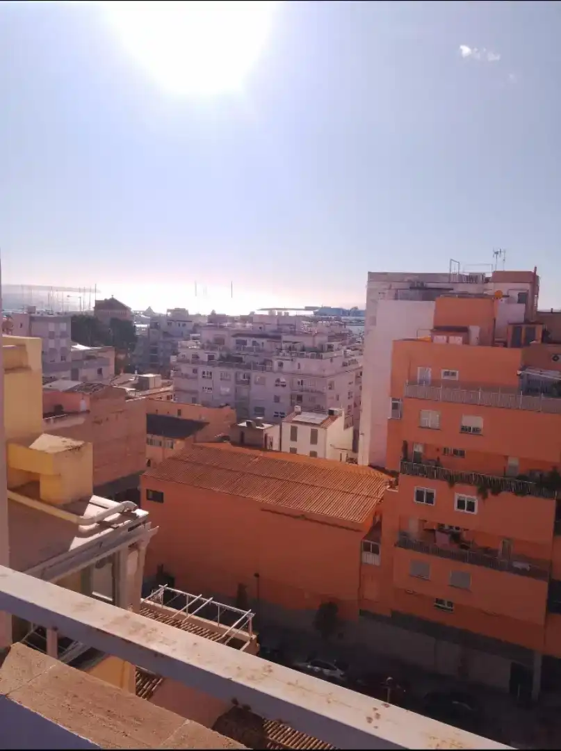 Außenansicht von Wohnung zum Verkauf in  Palma de Mallorca mit Waschmaschine und Balkon