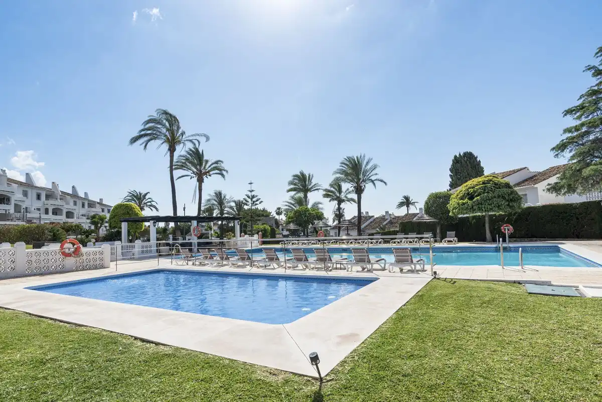 Home with pool for sale in Nueva Andalucía, imagen 5