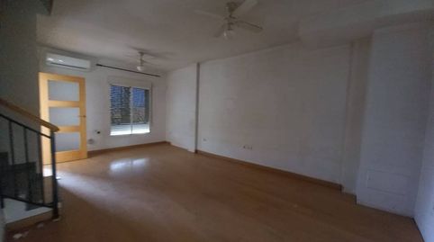 Foto 4 de Casa o chalet en venta en Calle Legazpi, Santa Fe, Granada
