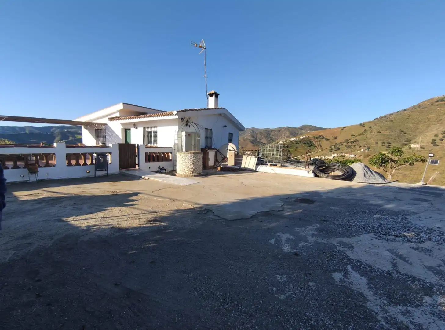 Vista exterior de Finca rústica en venta en Cútar con Jardín privado, Terraza y Piscina