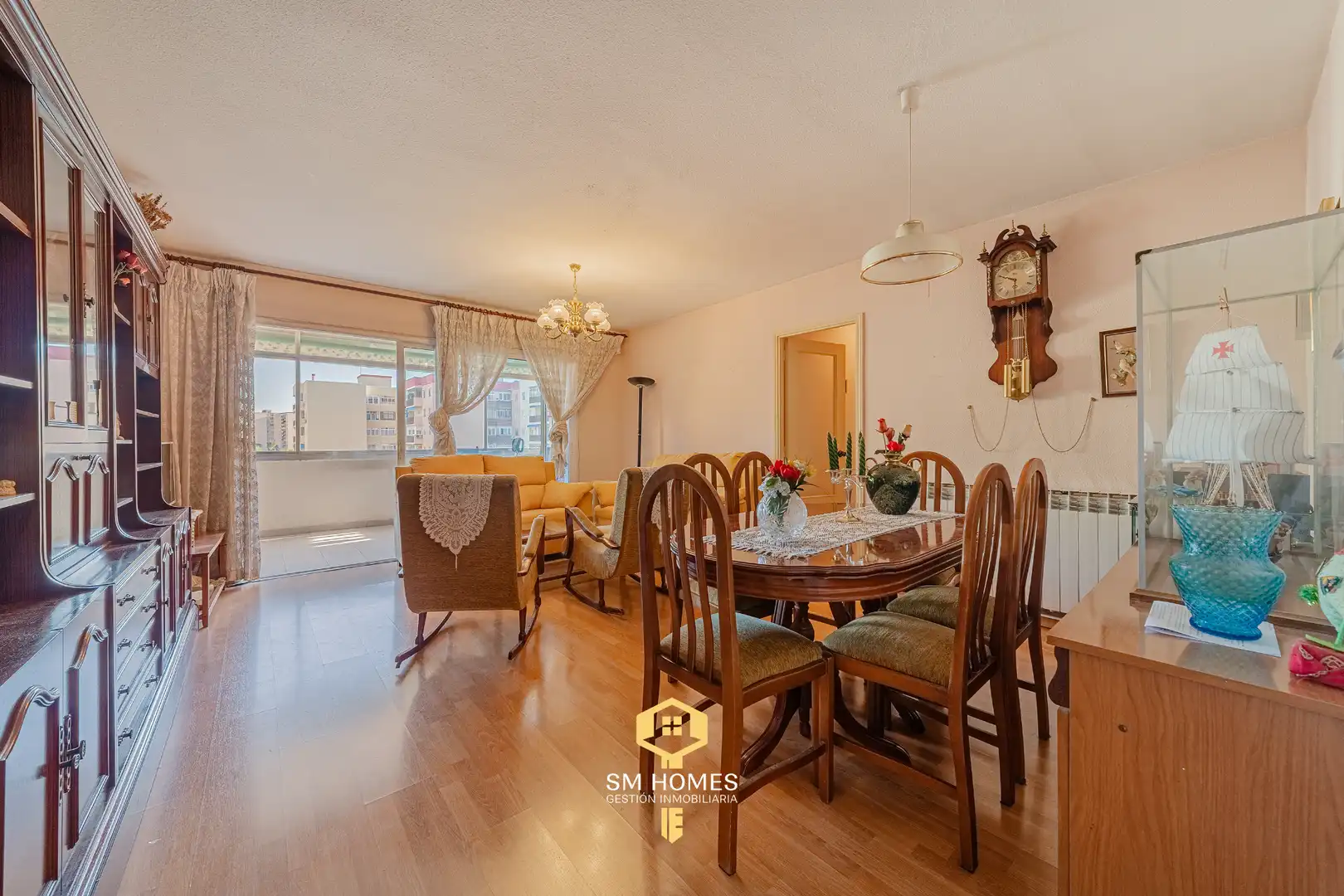 Comedor de Piso en venta en Coslada con Calefacción, Amueblado y Horno