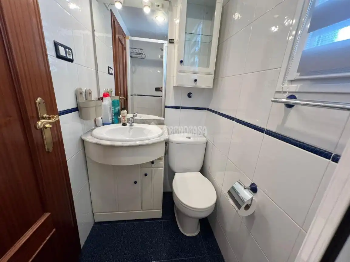 Bathroom of Flat for sale in Zaragoza  with Air Conditioner