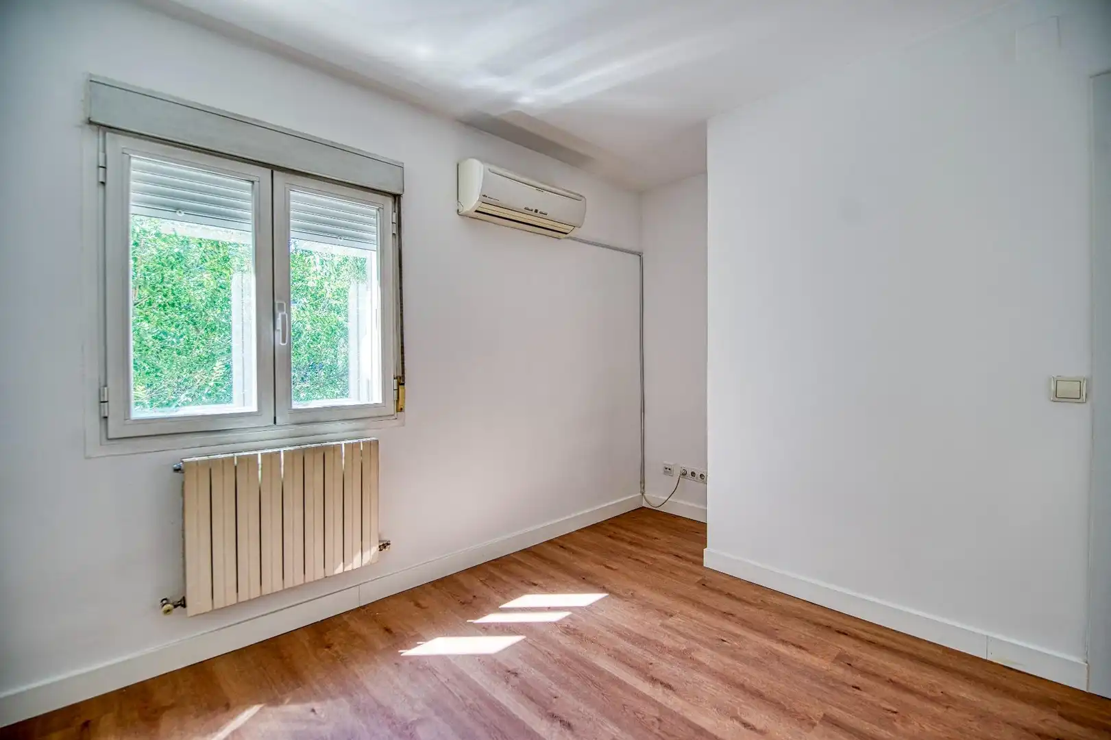 Bedroom of Flat for sale in Madrid