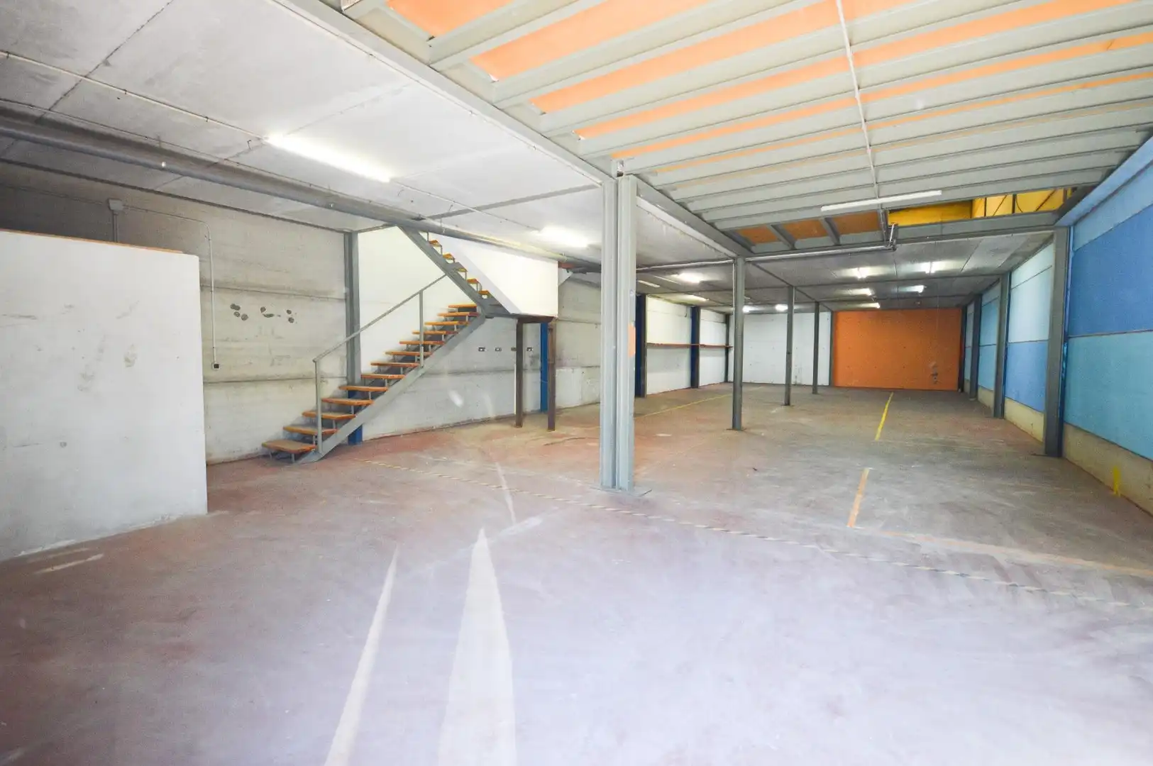 Nave industrial de alquiler en Viator con Calefacción