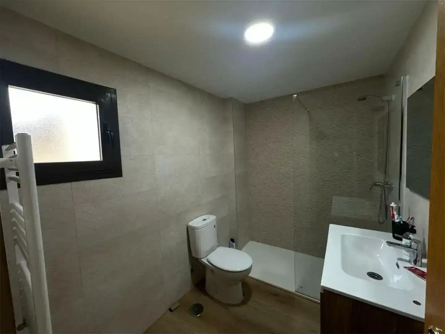 Badezimmer von Wohnung zur Miete in Tarancón mit Möbliert