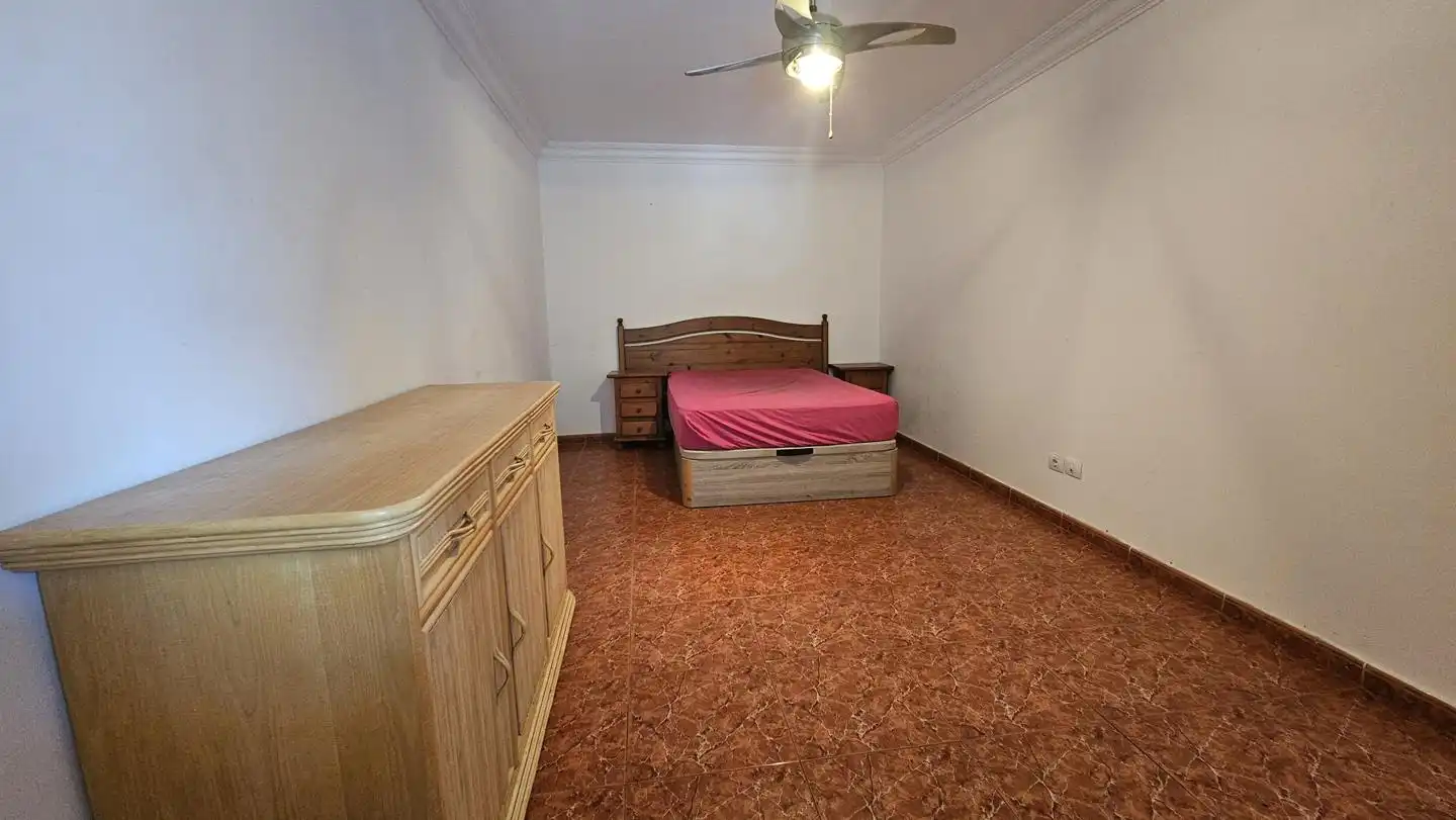 Habitación de Piso de alquiler en San Bartolomé de Tirajana con Terraza y Amueblado
