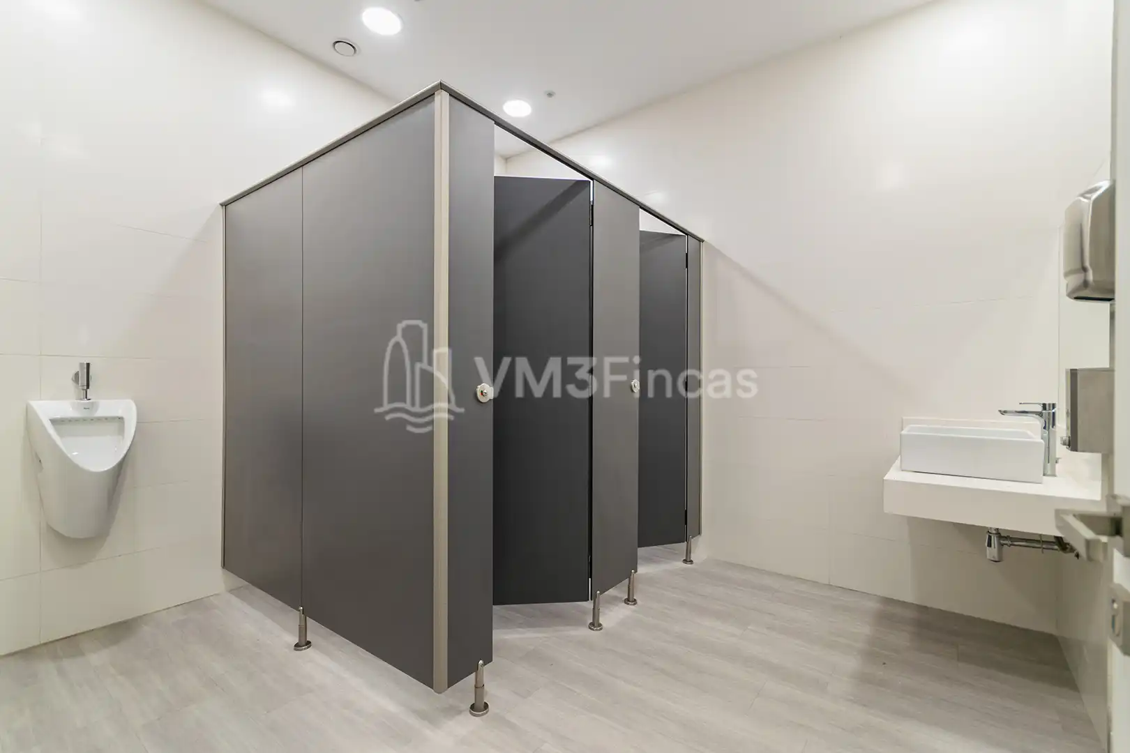 Badezimmer von Büro zur Miete in El Prat de Llobregat mit Klimaanlage, Heizung und Terrasse