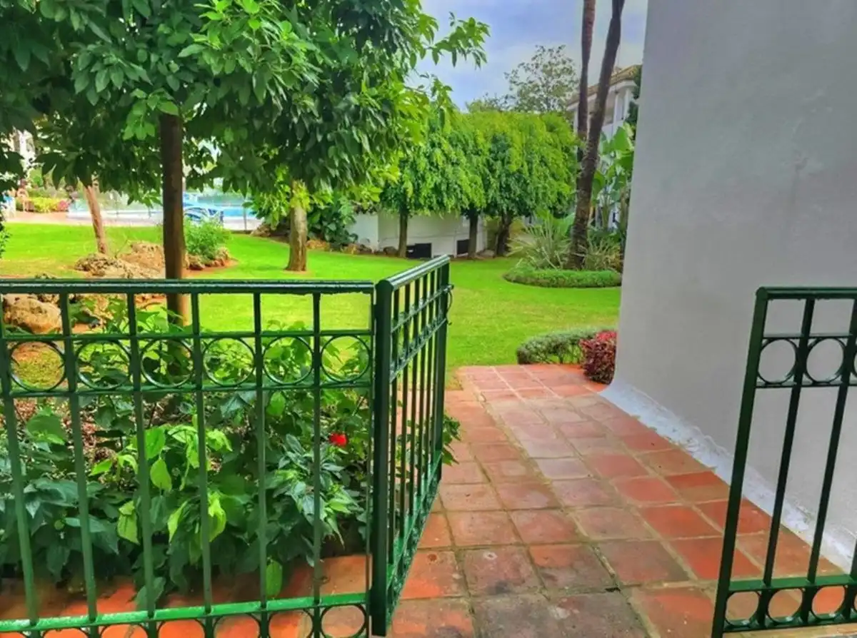Jardí de Apartament en venda en Estepona amb Aire condicionat, Jardí privat i Terrassa