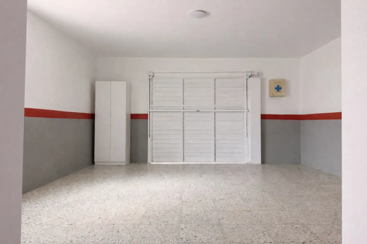 Aparcament de Casa o xalet en venda en Calafell amb Calefacció, Terrassa i Piscina