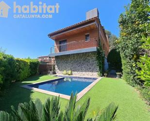 Exterior view of House or chalet for sale in Sant Esteve Sesrovires  with Air Conditioner, Heating and Private garden