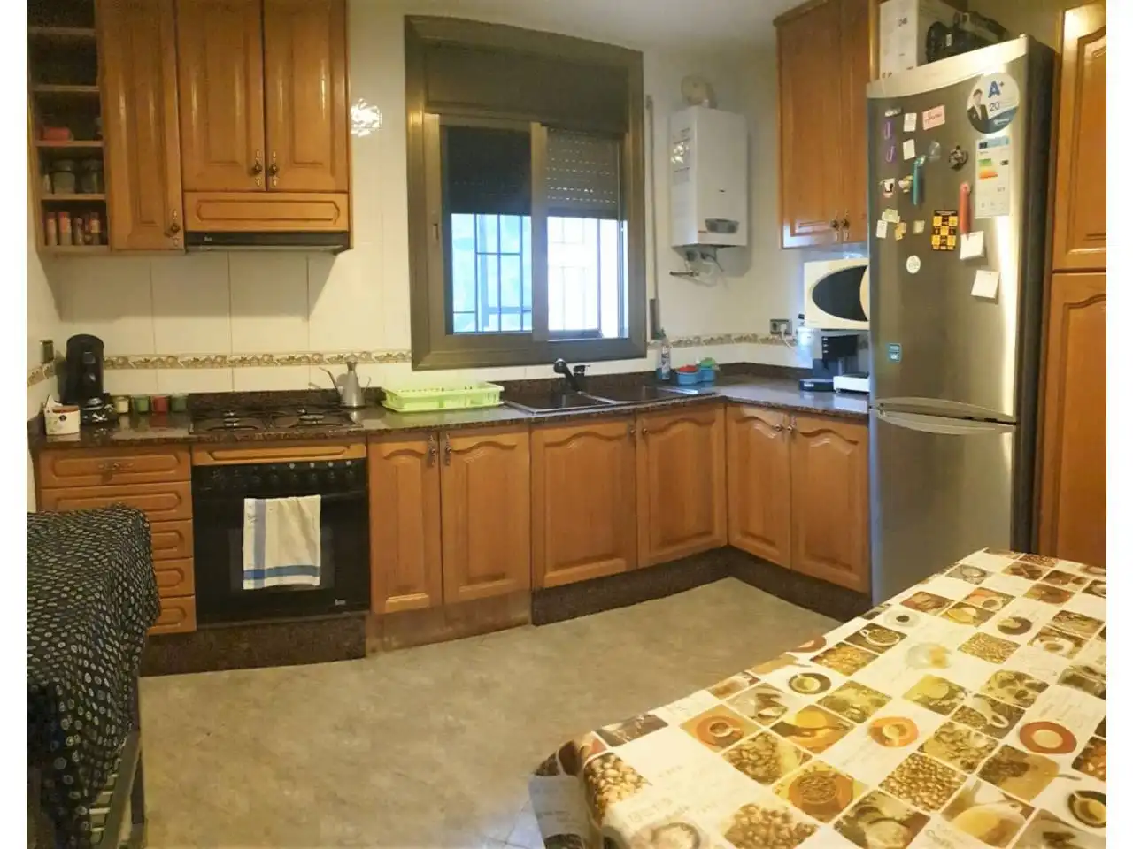 Cocina de Casa o chalet en venta en Rubí con Jardín privado, Terraza y Piscina