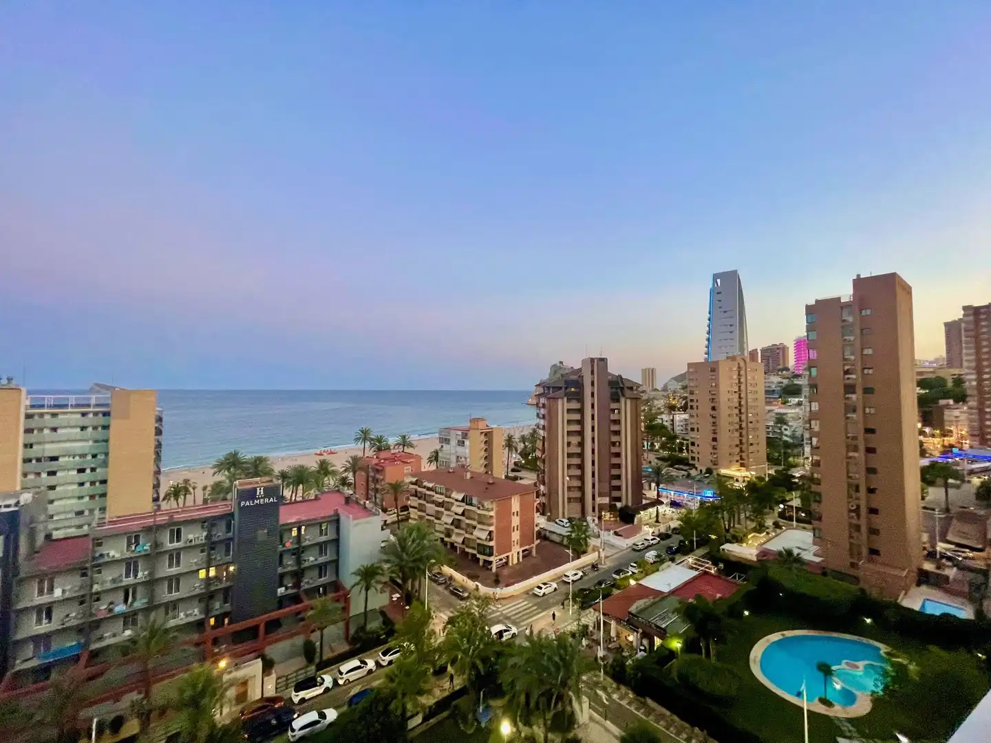 Außenansicht von Wohnungen zur Miete in Benidorm mit Klimaanlage, Möbliert und Gemeinschaftspool