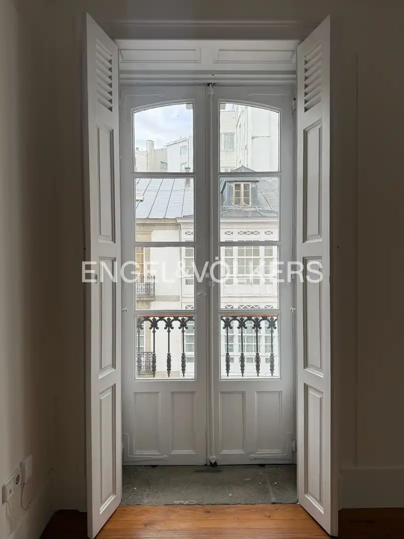 Vista exterior de Piso de alquiler en A Coruña Capital  con Calefacción, Parquet y Balcón