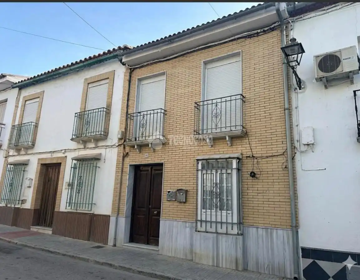 Außenansicht von Einfamilien-Reihenhaus zum Verkauf in Antequera