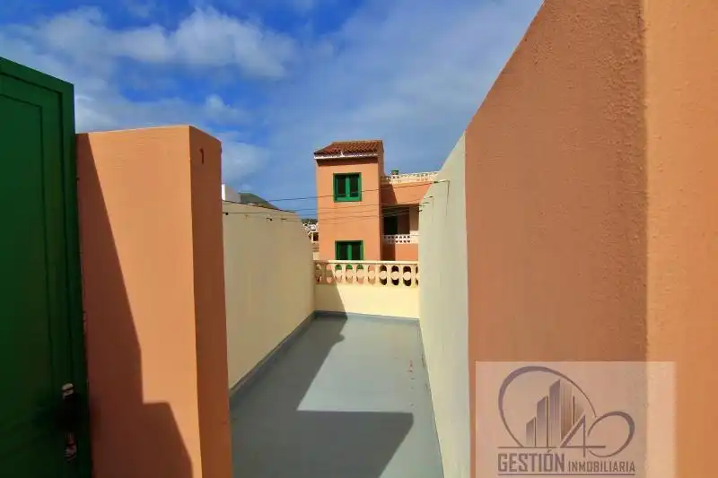 Vista exterior de Piso en venta en Los Silos con Terraza