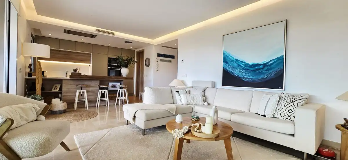 Living room of Flat for sale in Benahavís  with Air Conditioner, Terrace and Storage room