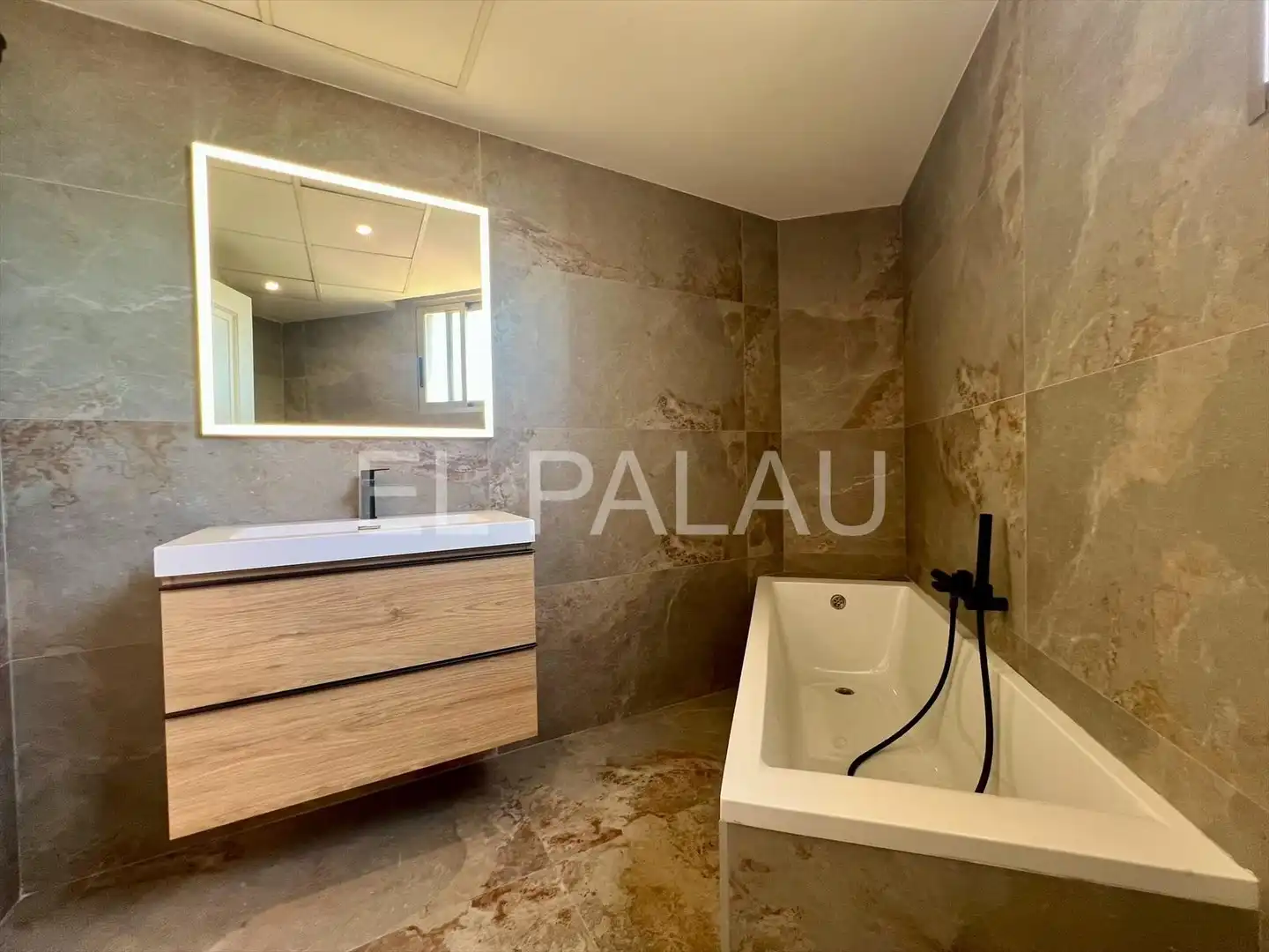 Baño de Piso de alquiler en Valencia con Aire acondicionado, Calefacción y Parquet