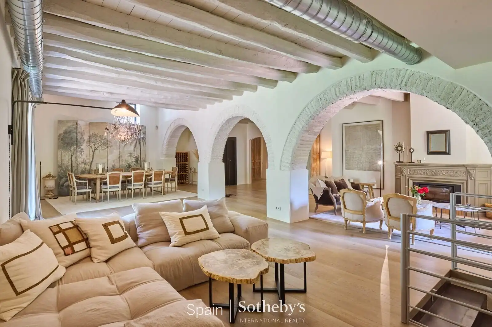 Sala d'estar de Casa o xalet en venda en Alella amb Aire condicionat, Calefacció i Jardí privat