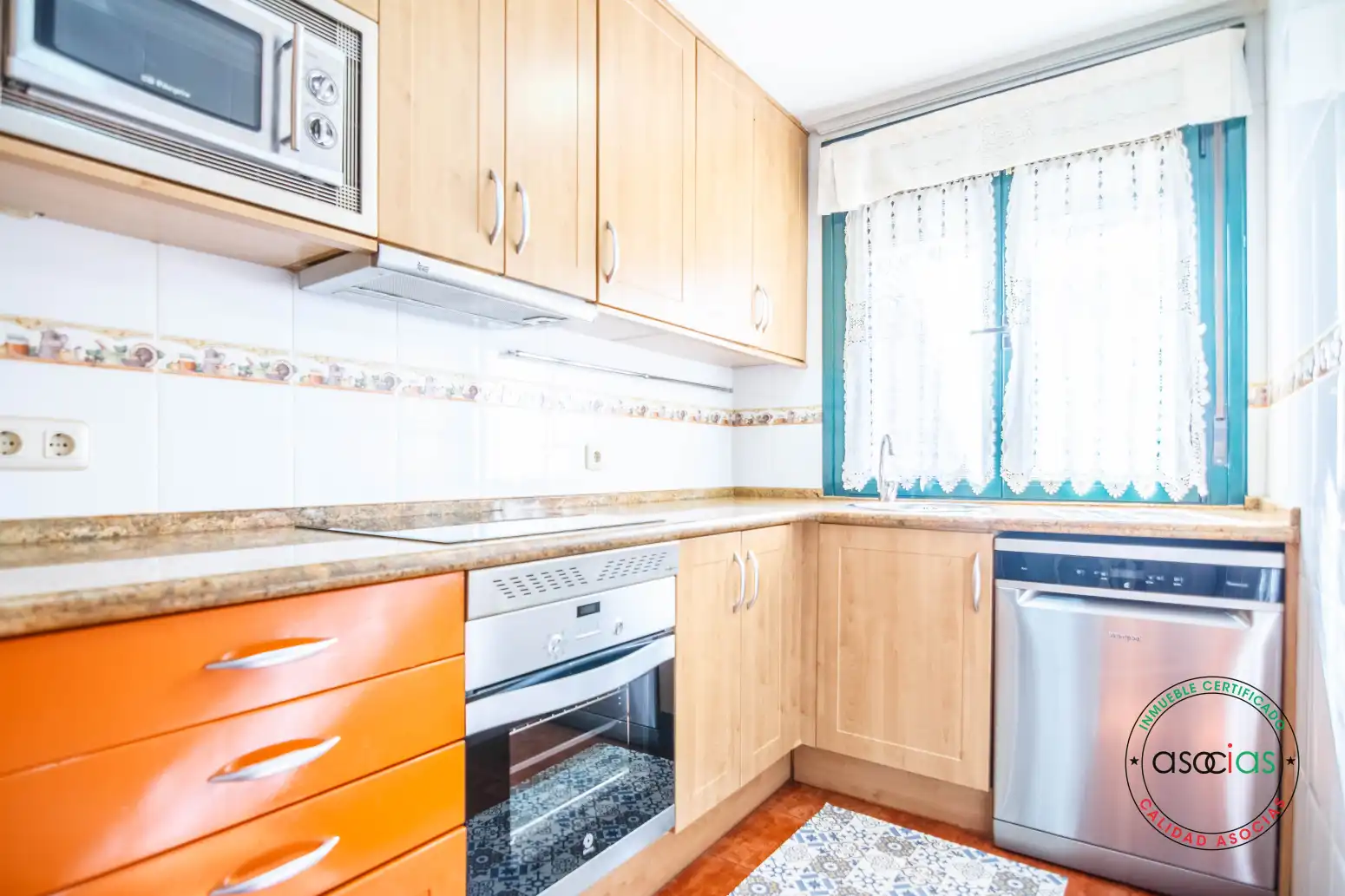 Cocina de Casa adosada en venta en Grado con Calefacción, Jardín privado y Parquet