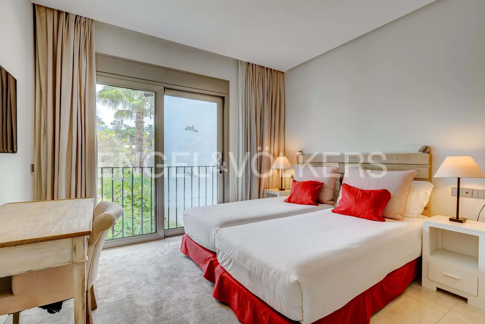 Habitación de Piso en venta en Guía de Isora con Aire acondicionado, Terraza y Piscina